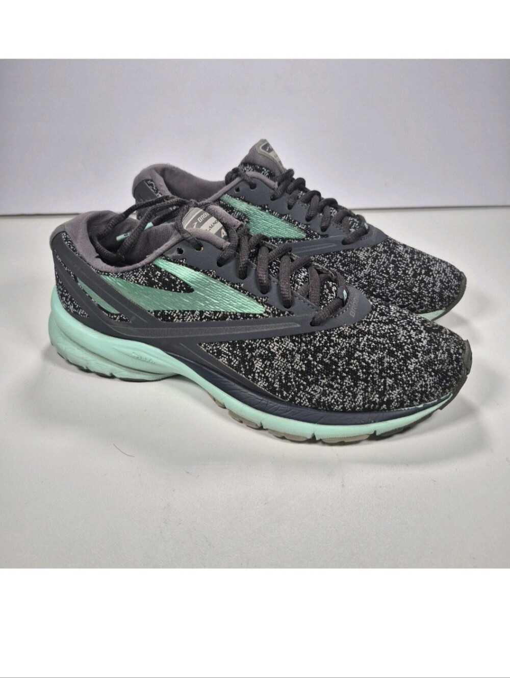 Brooks Launch 4 Women's Athletic Shoes Size 8 Orthopedic Sea Foam Green